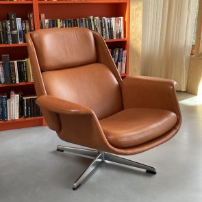 IKEA lounge chair Kyllä Rundo in leather Cognac