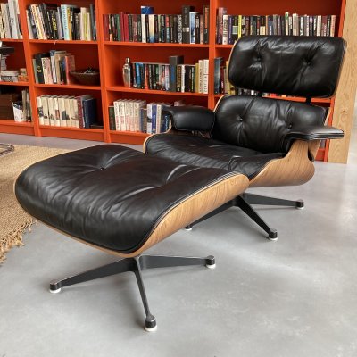 Zoom bild av Eames lounge chair and ottoman