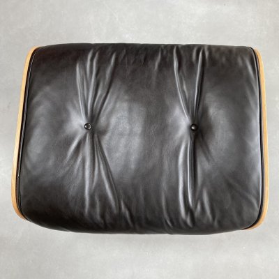 Zoom bild av Eames lounge chair and ottoman