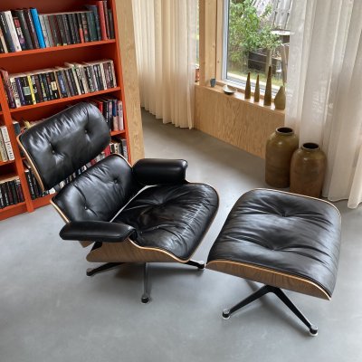 Zoom bild av Eames lounge chair and ottoman