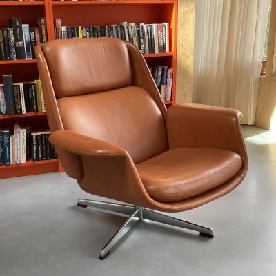 Zoom bild av IKEA lounge chair Kyllä Rundo in leather Cognac