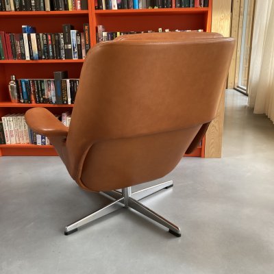 Zoom bild av IKEA lounge chair Kyllä Rundo in leather Cognac