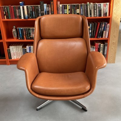Zoom bild av IKEA lounge chair Kyllä Rundo in leather Cognac