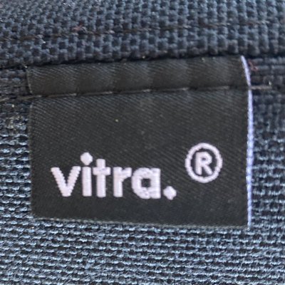 Zoom bild av Vitra logotyp
